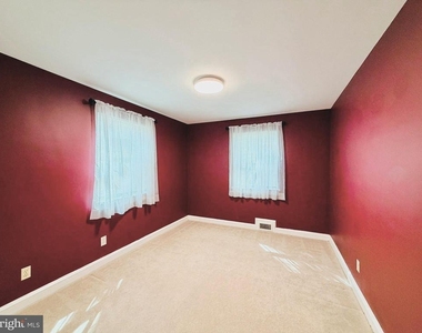 907 Heron Drive - Photo Thumbnail 5