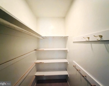 907 Heron Drive - Photo Thumbnail 3