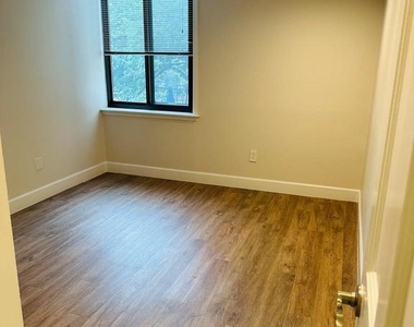 7401 Westlake Terrace - Photo Thumbnail 12