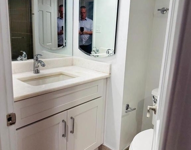 7401 Westlake Terrace - Photo Thumbnail 10