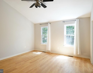 9423 Fields Road - Photo Thumbnail 18