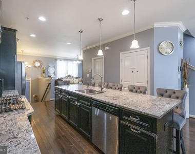 14058 Wellspring Avenue - Photo Thumbnail 8