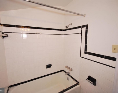 9105 Wire Avenue - Photo Thumbnail 20