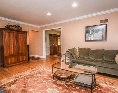 8804 Walnut Hill Road - Photo Thumbnail 4