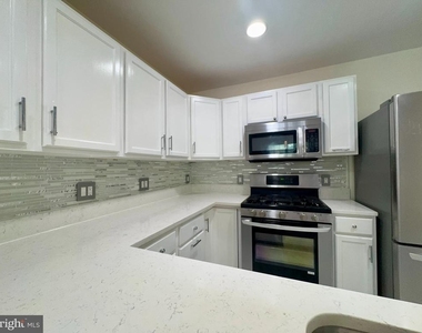 11812 Eton Manor Drive - Photo Thumbnail 18