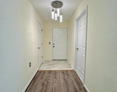 11812 Eton Manor Drive - Photo Thumbnail 3
