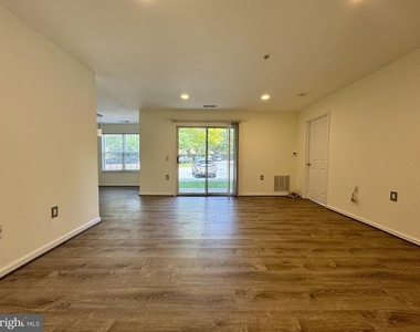 11812 Eton Manor Drive - Photo Thumbnail 8