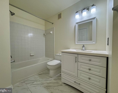 11812 Eton Manor Drive - Photo Thumbnail 4