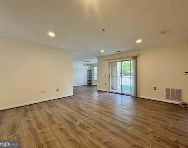 11812 Eton Manor Drive - Photo Thumbnail 7