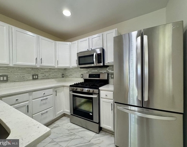 11812 Eton Manor Drive - Photo Thumbnail 15