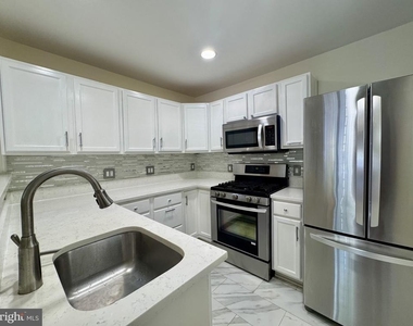 11812 Eton Manor Drive - Photo Thumbnail 20