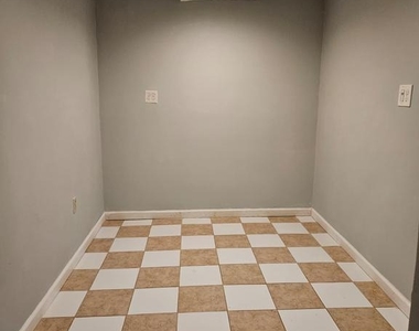 9105 Chesley Knoll Court - Photo Thumbnail 4