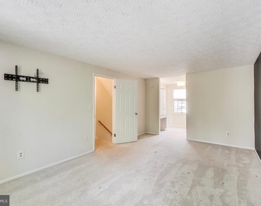 1337 Crockett Lane - Photo Thumbnail 16