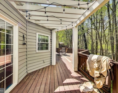 1337 Crockett Lane - Photo Thumbnail 32