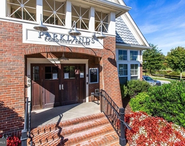 358 Urban Avenue - Photo Thumbnail 24