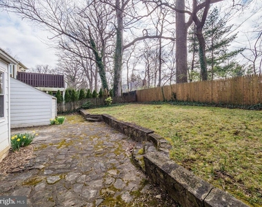 5208 Glenwood Road - Photo Thumbnail 4