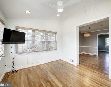 5208 Glenwood Road - Photo Thumbnail 21