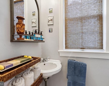 5208 Glenwood Road - Photo Thumbnail 51