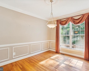 8931 Falls Farm Drive - Photo Thumbnail 31