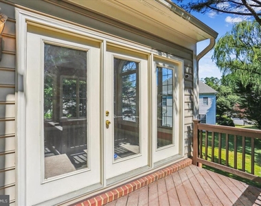 8931 Falls Farm Drive - Photo Thumbnail 14