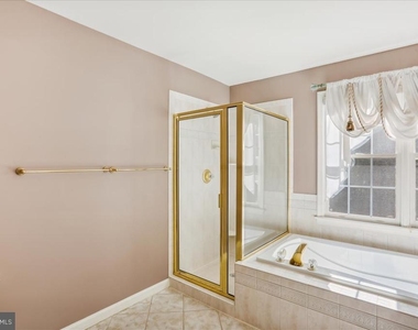 8931 Falls Farm Drive - Photo Thumbnail 68