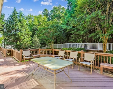 8931 Falls Farm Drive - Photo Thumbnail 22