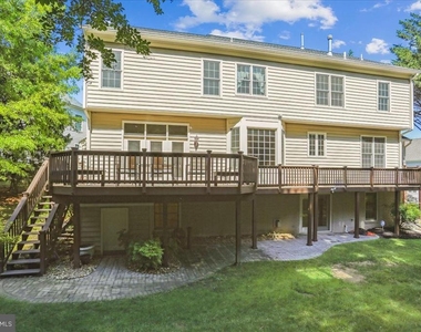 8931 Falls Farm Drive - Photo Thumbnail 4