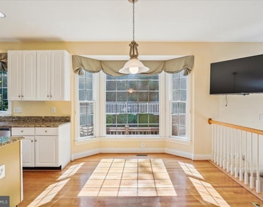 8931 Falls Farm Drive - Photo Thumbnail 11