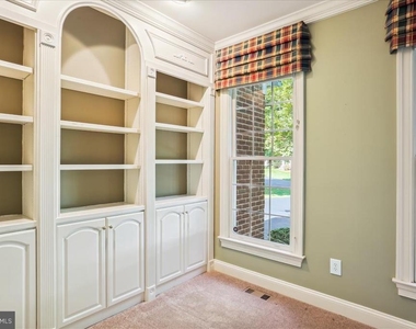 8931 Falls Farm Drive - Photo Thumbnail 24