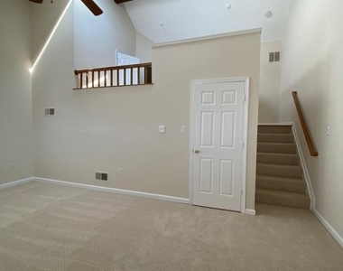 8569 Harvest View Court - Photo Thumbnail 14