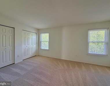 6064 Majors Lane - Photo Thumbnail 10