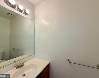 6064 Majors Lane - Photo Thumbnail 6