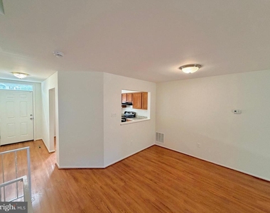 6064 Majors Lane - Photo Thumbnail 12