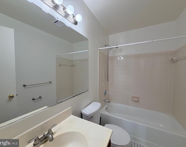 6064 Majors Lane - Photo Thumbnail 9