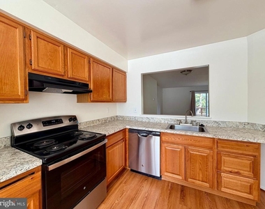 6064 Majors Lane - Photo Thumbnail 2