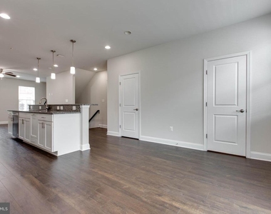 7110 Druce Way - Photo Thumbnail 15