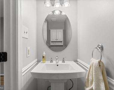 8428 Braddock Way - Photo Thumbnail 19