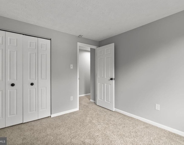 8428 Braddock Way - Photo Thumbnail 31
