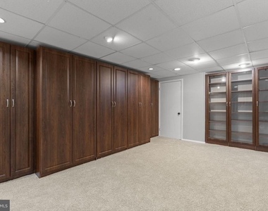 8428 Braddock Way - Photo Thumbnail 33