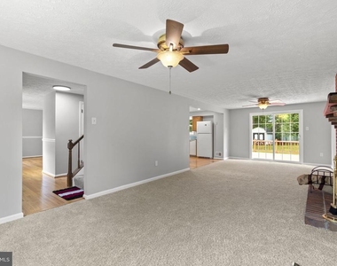 8428 Braddock Way - Photo Thumbnail 18