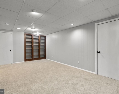 8428 Braddock Way - Photo Thumbnail 32