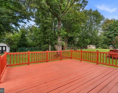 8428 Braddock Way - Photo Thumbnail 37