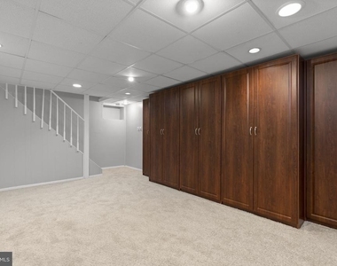 8428 Braddock Way - Photo Thumbnail 35