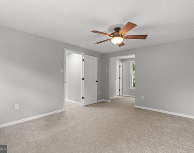 8428 Braddock Way - Photo Thumbnail 22