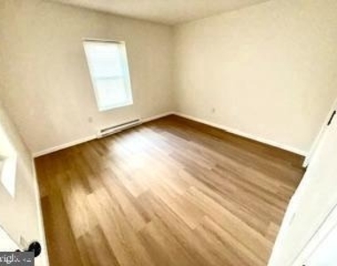 250 W 5th Street - Photo Thumbnail 11