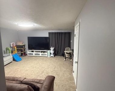 508 Riggs Court - Photo Thumbnail 1