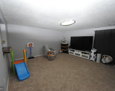 508 Riggs Court - Photo Thumbnail 7