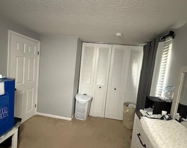 508 Riggs Court - Photo Thumbnail 7