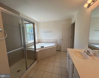 1700 Crommelins Court - Photo Thumbnail 11