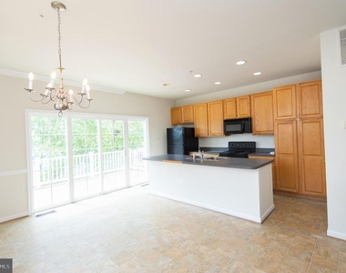 214 Tidewater Drive - Photo Thumbnail 3